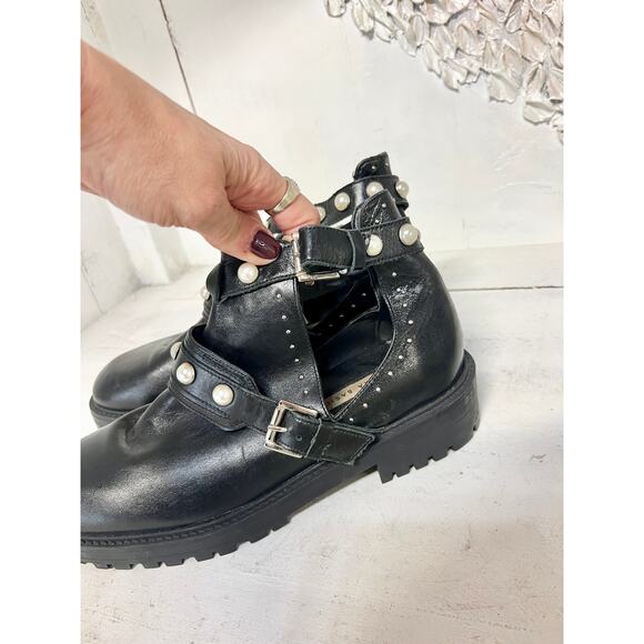 NWT Zara Leather Studded Pearl Cutout Ankle Biker Bootie Black Women's Size 7.5 - Picture 5 of 10